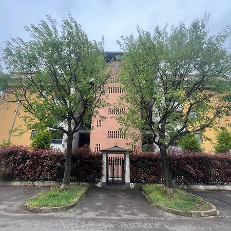 Elegante Casa -Rho Fiera Apartment Vanzago Bagian luar foto